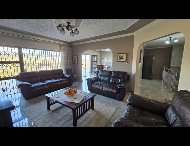 6 BEDROOM FREEHOLD FOR SALE IN WINCHESTER HILLS